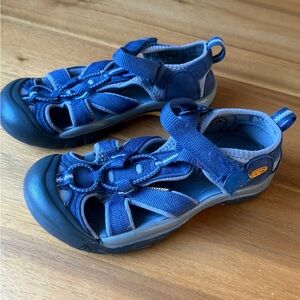 Keena Blue Sandals size 3